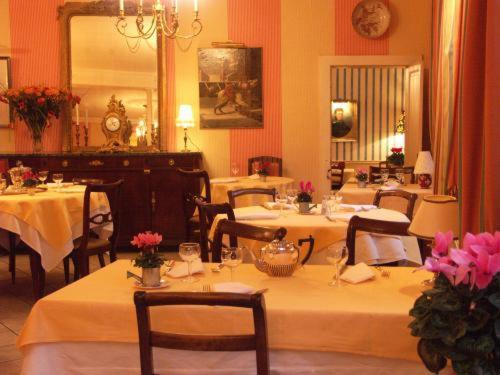 Les Lions De Beauclerc Hotel Lyons-la-Foret Luaran gambar